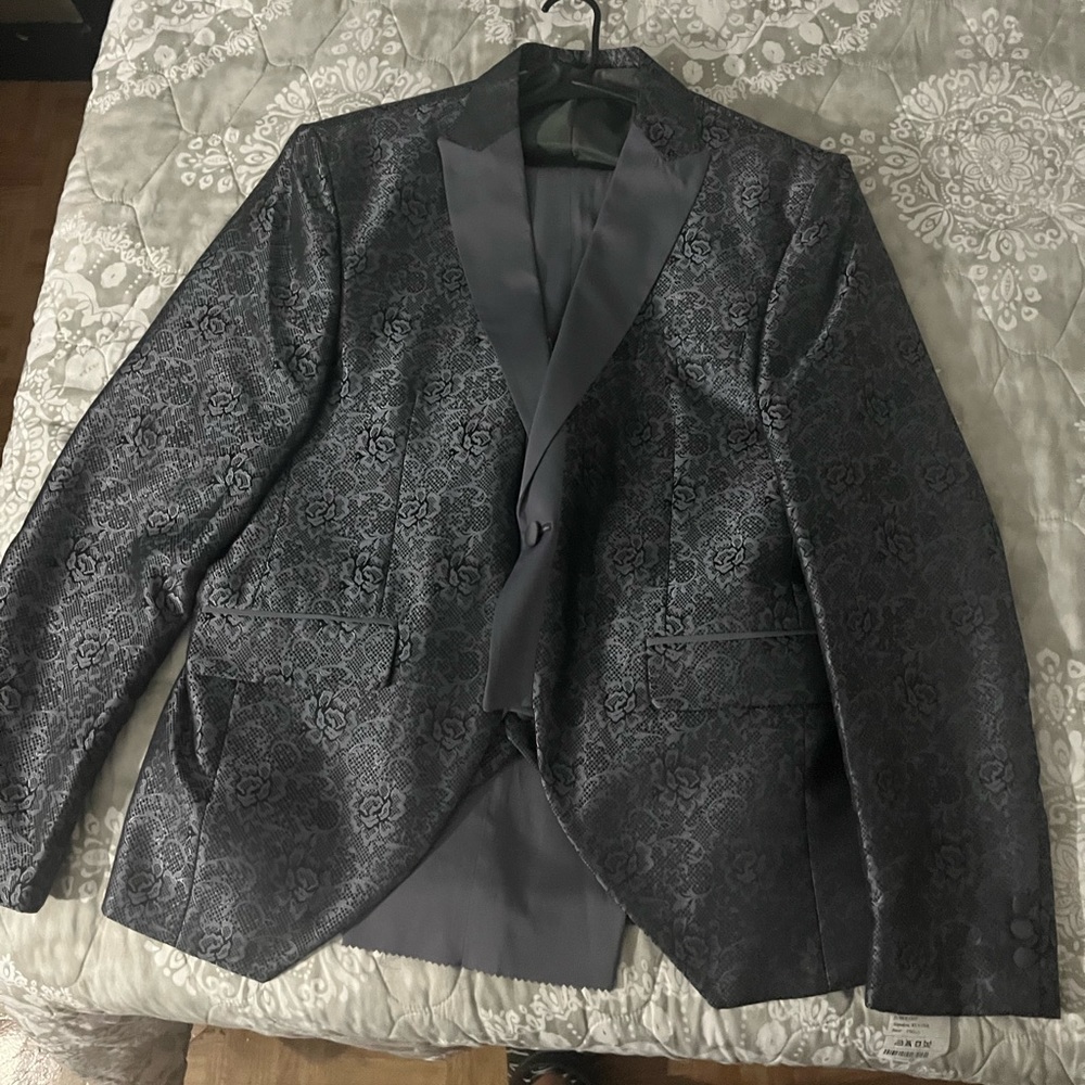 Miguel Wilson Dark grey suit size 56